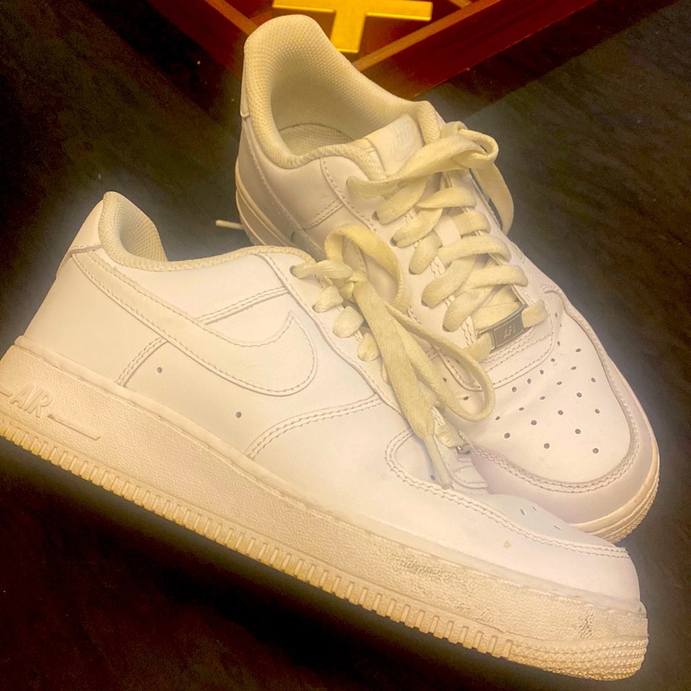 Gently Used White Nike Airforce